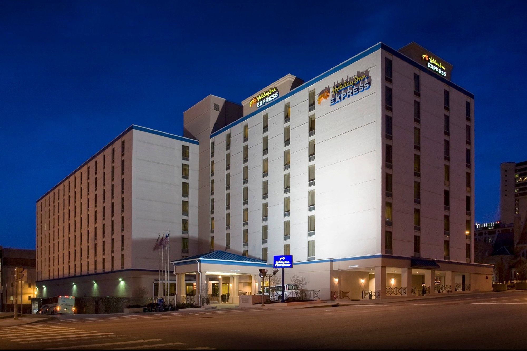Holiday Inn Express Nashville-Downtown - Broadway By Ihg Eksteriør billede
