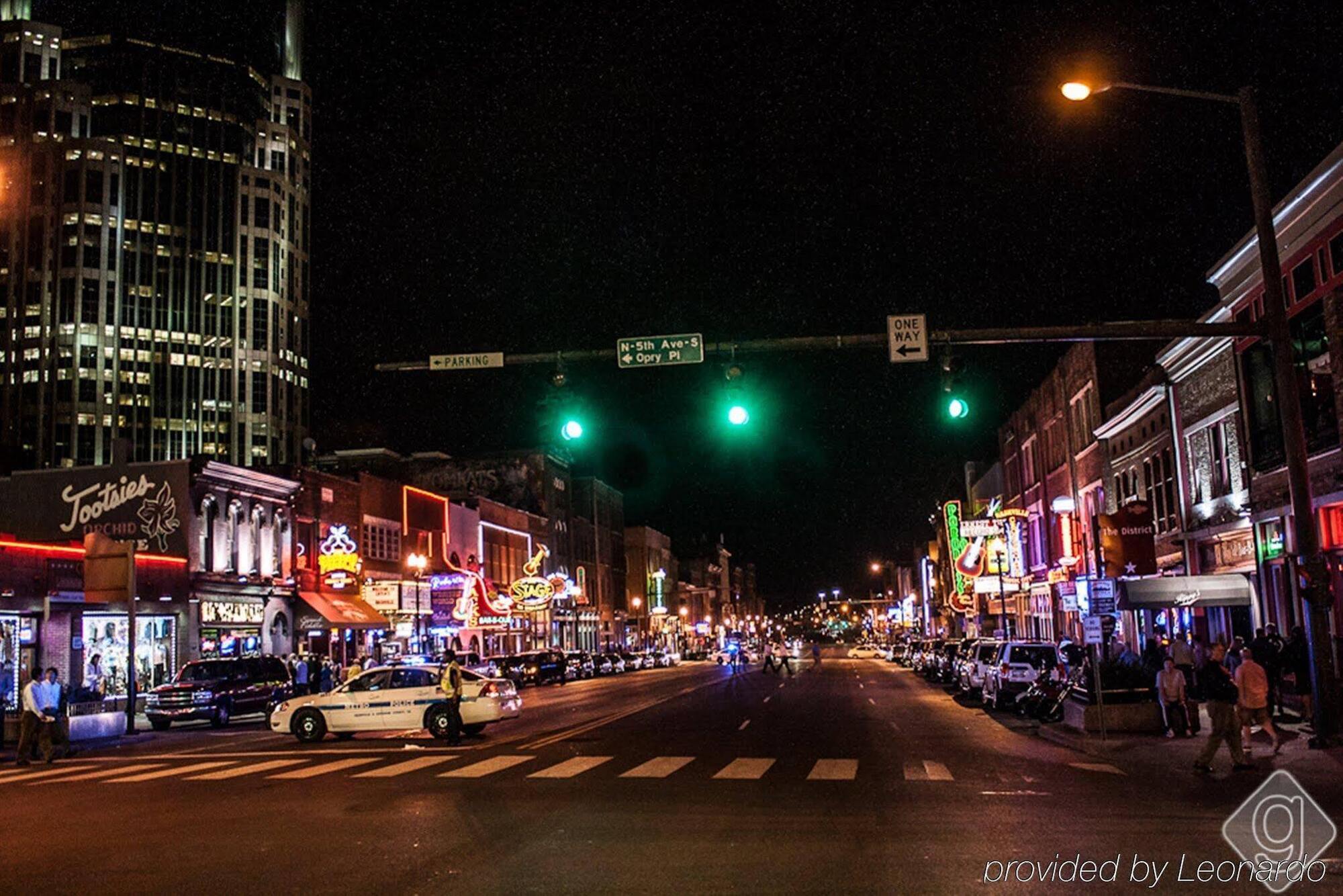 Holiday Inn Express Nashville-Downtown - Broadway By Ihg Eksteriør billede